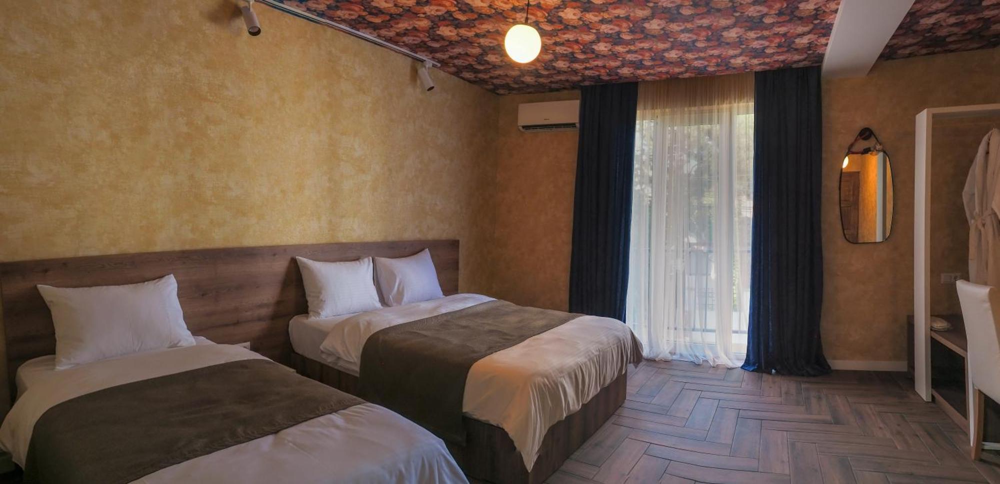 Hotel Hills In Old Tiflis Exterior foto
