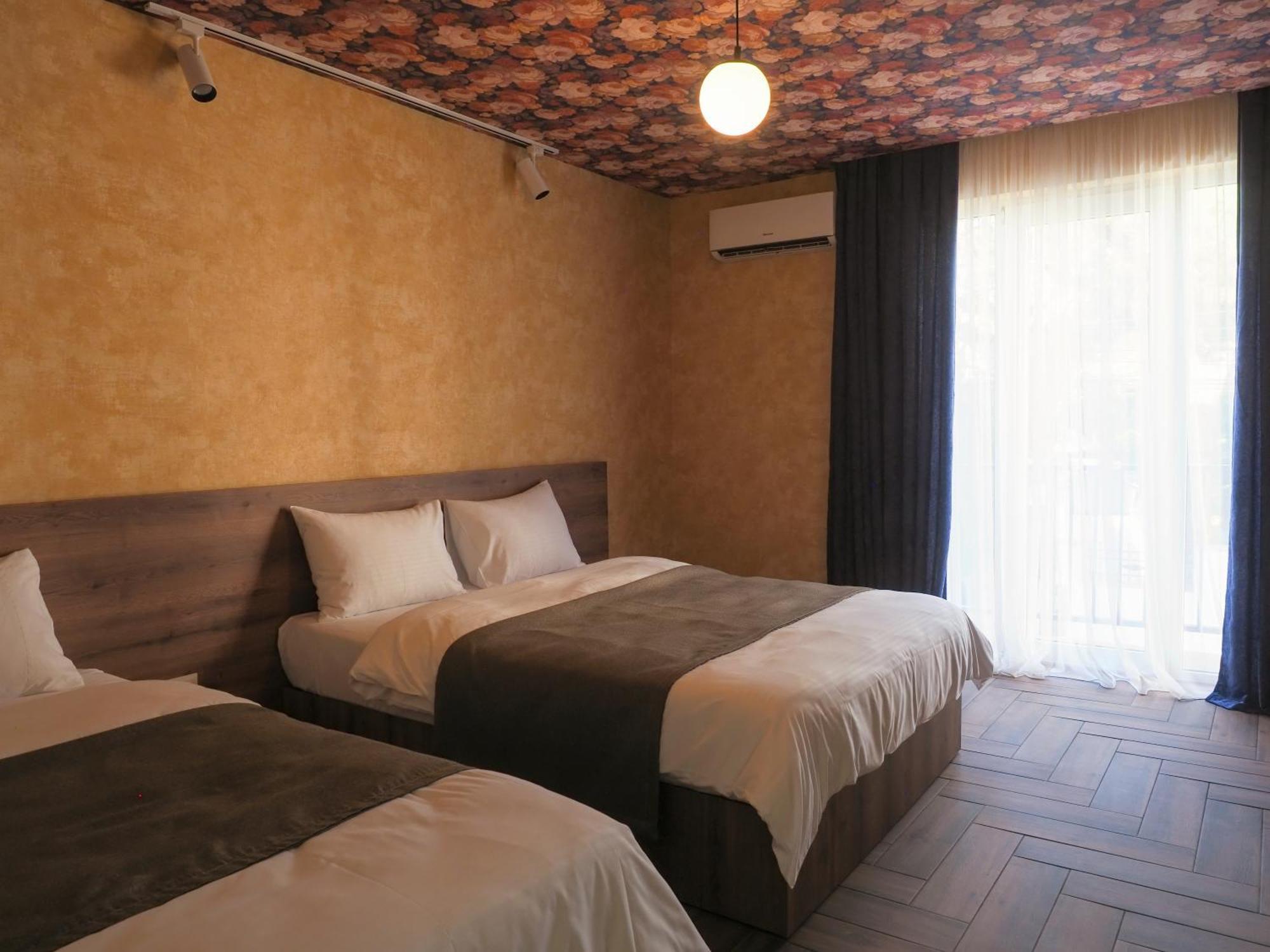 Hotel Hills In Old Tiflis Exterior foto