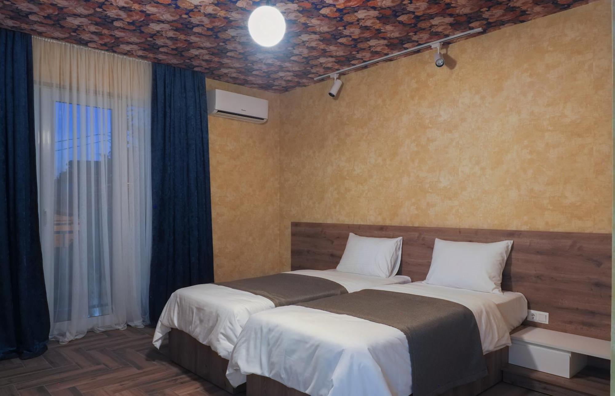 Hotel Hills In Old Tiflis Exterior foto